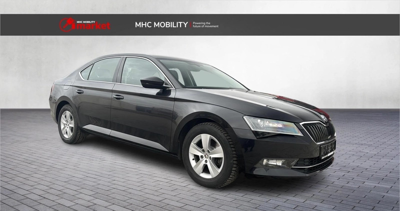 Skoda Superb cena 72500 przebieg: 157131, rok produkcji 2018 z Zabłudów małe 56